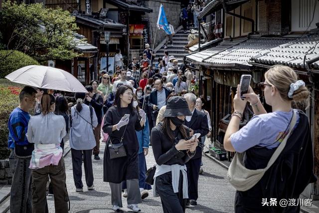 日本遭中方重拳后，高市撤回了言论？外交部直接打脸，自欺欺人