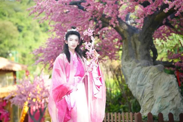 第六届观音山姻缘节拉开序幕，月老、红鸾星君送良缘啦~