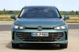 2024款帕萨特旅行版亮相，车长增加144mm，外观大改，内饰升级图片