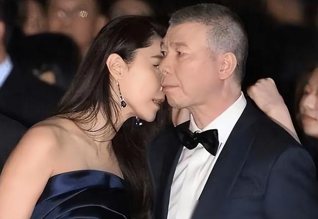 徐帆回应离婚5个月，冯小刚近况曝光，他的“小心思	”再藏不住了