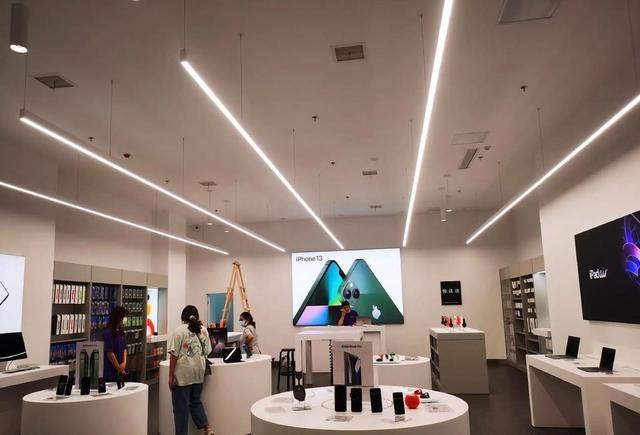 特朗普：中国军队能有今天，全靠美国给的7220亿	，养兵力造军舰