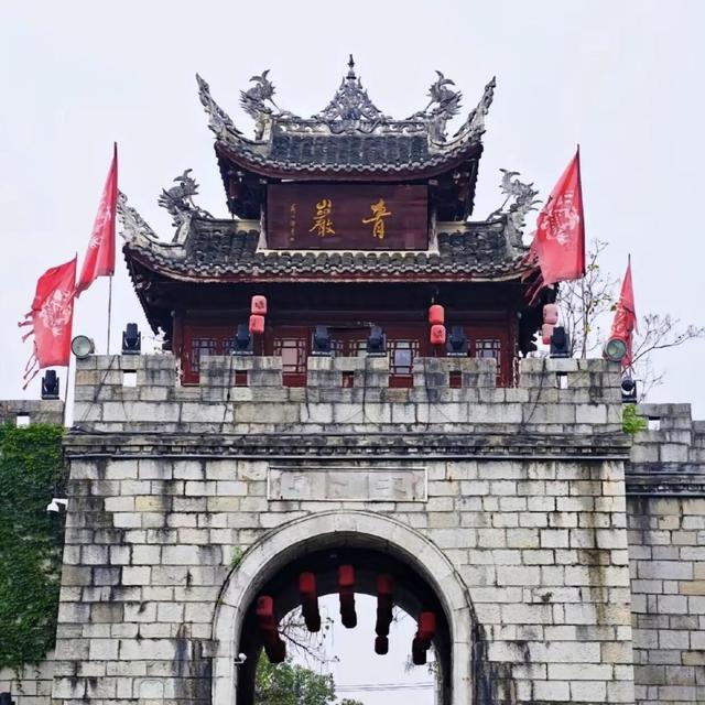 舌尖上的中国：十大美食之都的饕餮之旅