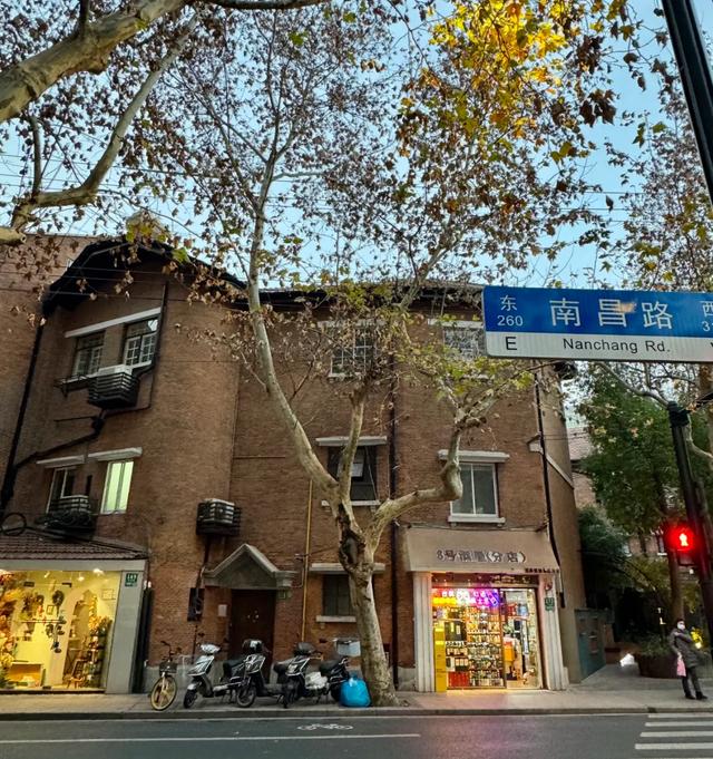别挤外滩了！上海真正的灵魂在这3条路上，老上海都不一定知道！