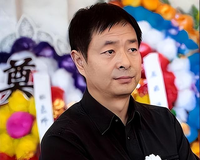 濮存昕：家人相继去世，如今72岁不敢老去，还要照顾年迈的老母亲
