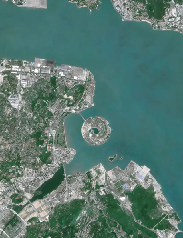 等了15年！砸35亿！福建对标迪拜的人工岛，如今长满了草