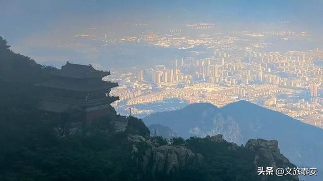 此景只应天上有！岱顶究竟藏着什么？摄影师拍下震撼一幕……