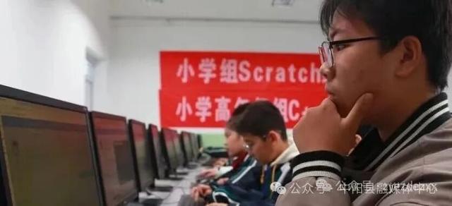 中阳县第五届“紫云航空杯”青少年航模机器人智能竞赛圆满落幕