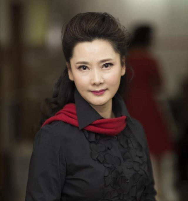 适合演“贵妇”的4位女星，个个天生富贵相，演不了穷人