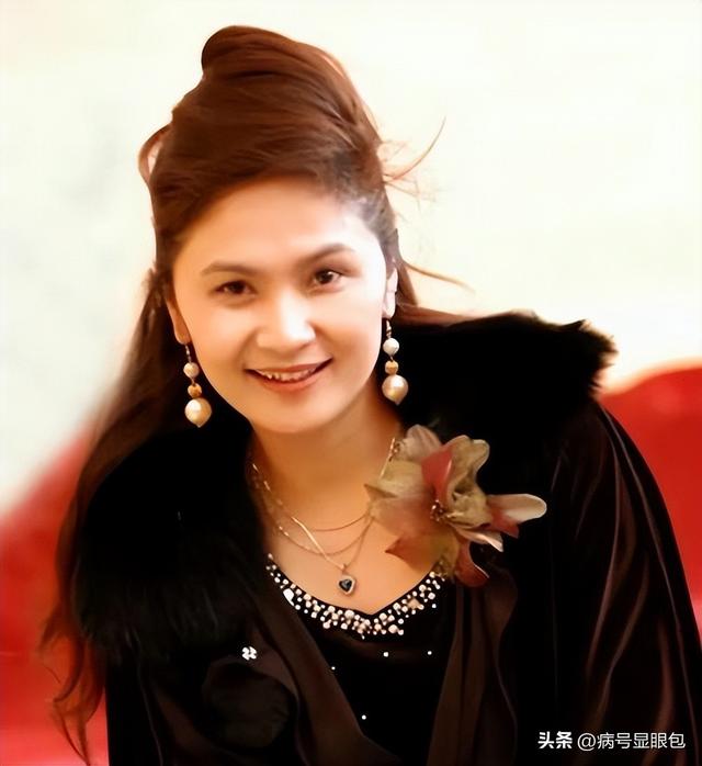 80年代家喻户晓的女演员，嫁给军委副主席儿子，离婚后混得如何？