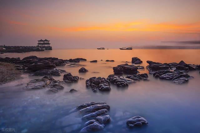 去广西海边小城过20度的暖冬！被严重低估的的防城港，人少清净