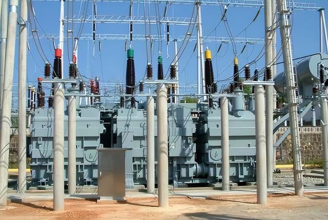 马斯克一语成真	，全球争抢的不是芯片，而是中国20万一台的变压器