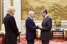 北京迎来美国代表团，对华再作承诺，王毅亲自接见，中方态度变了图片