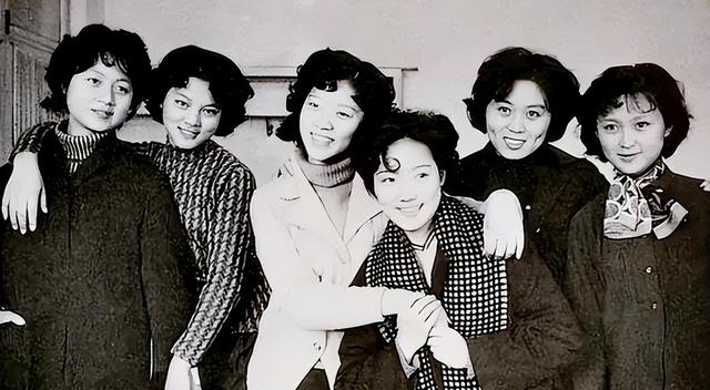 难怪王扶林导演非要把她“化丑”，当年的她漂亮到欧阳奋强不敢看