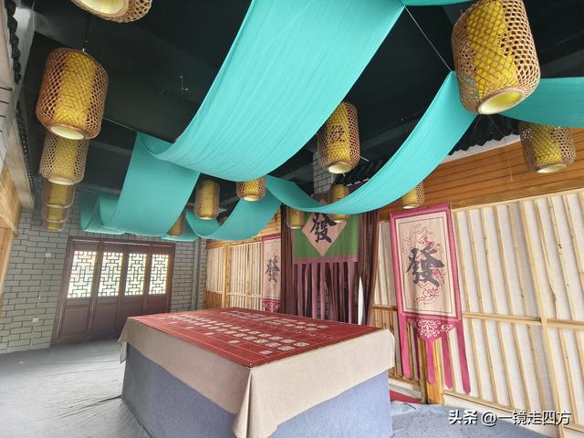 在“天仙配”传说的故事发生地孝感，建有一座“凤凰天仙城”