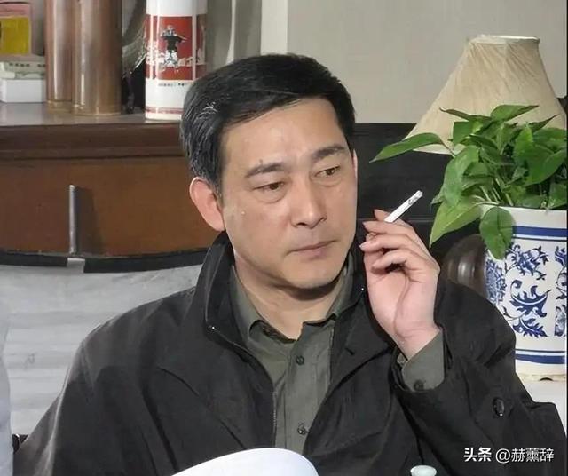 大家熟悉的他早已逝世，一天吃几十片止痛药，去世半年公众才知道