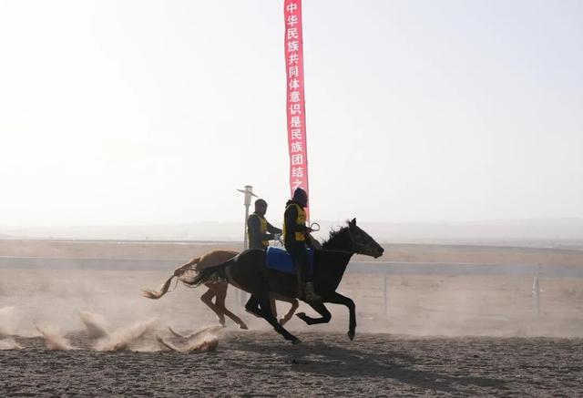 策马踏雪欢歌起！达茂旗冬季那达慕“热力值”超标