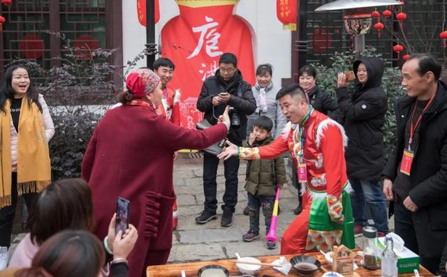 烟火漫石泉，山水寄长情