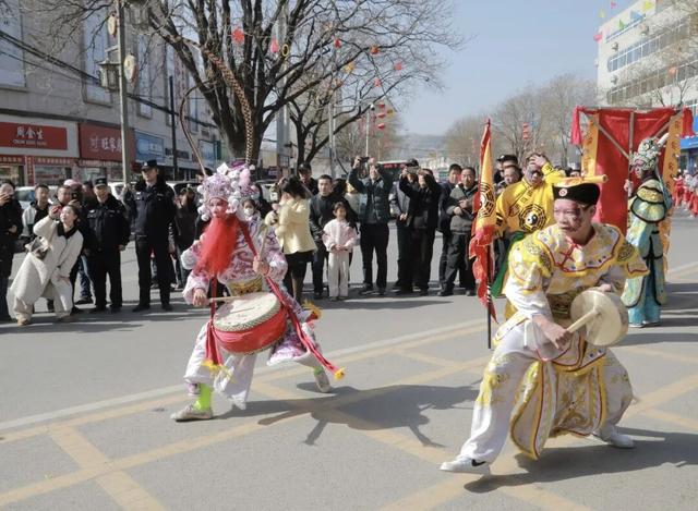 非遗焕彩灯耀庆城 康养休闲乐享新春——庆城县春节文旅市场马力全开景区景点车水马龙