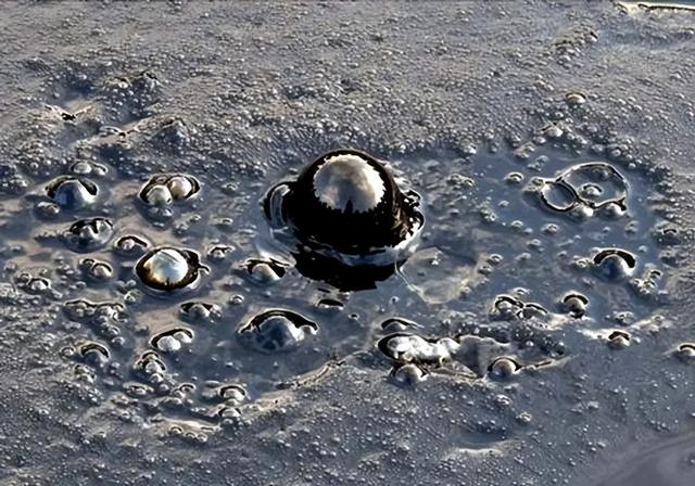 中国的“黑油山油田”,可供开采800万年,能代替进口石油吗？