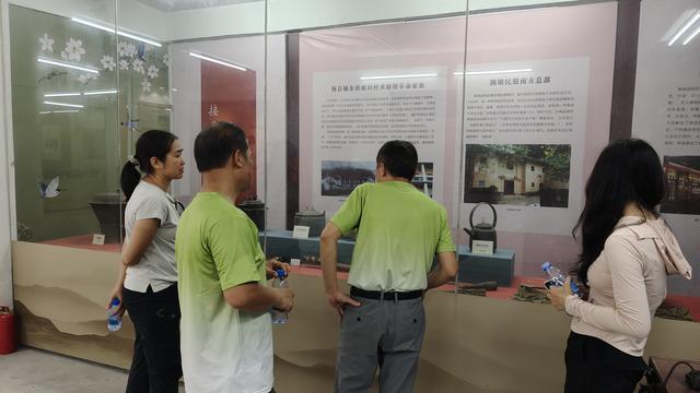 梅县区户外运动协会今在水彩时夏成立，梅州及会昌300名徒友参加