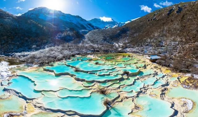 秋色未央，冬韵已至：请欣赏黄龙的限定色卡