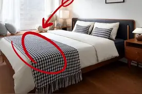 酒店床上为啥会放块布？酒店人员说出真相，看完涨知识了图片