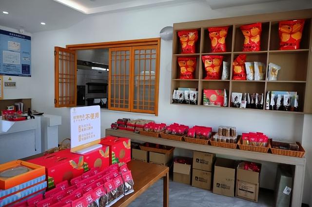 “赣鄱清凉”！解锁鹰潭方特+周塘小镇宝藏路线