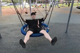 刘翔和妻子近照，41岁状态好，退休仍代言不断，二婚8年没要孩子图片