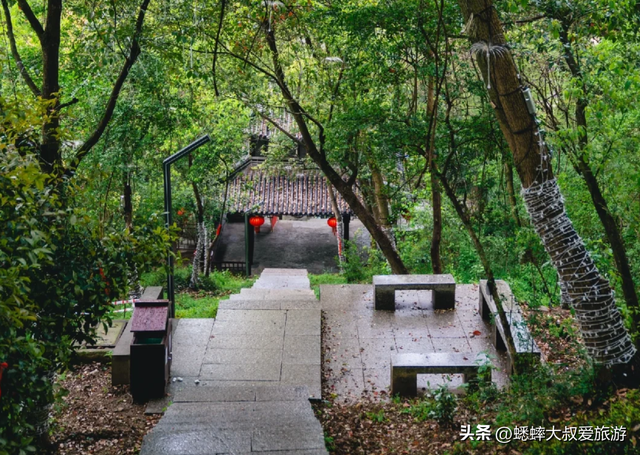 快来浙江低调景点吧，有千年含山塔，一直保持江南味道，四季皆宜