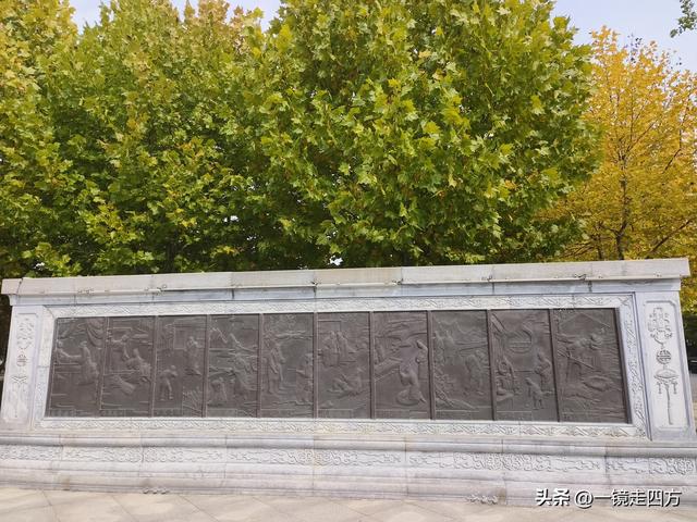 在“天仙配”传说的故事发生地孝感，建有一座“凤凰天仙城”