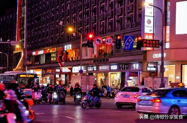 大量美国游客到访北京，打着旅游旗号却不去任何景区，为啥而来？