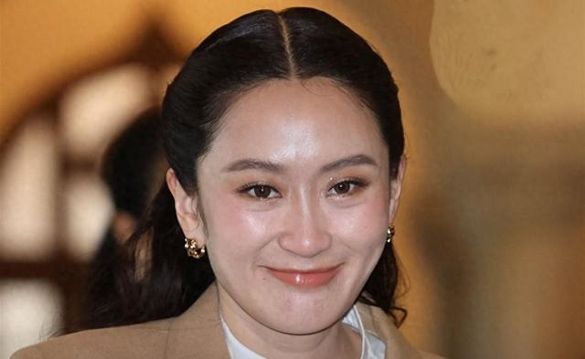 被解除总理职务的佩通坦还能任党首吗