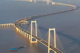 深中大桥通车，印度网友破防，只因前几天印度建好的大桥接连坍塌图片
