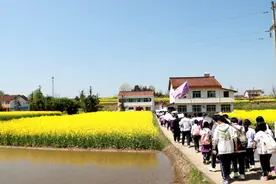 汉中市龙岗学校高二年级举行“远足拉练”活动图片