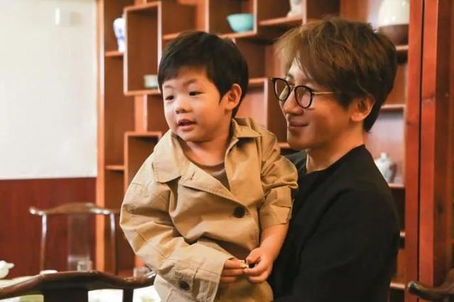 钱再多有什么用？抗癌1年的刘谦憔悴到认不出，早已没了当初风采