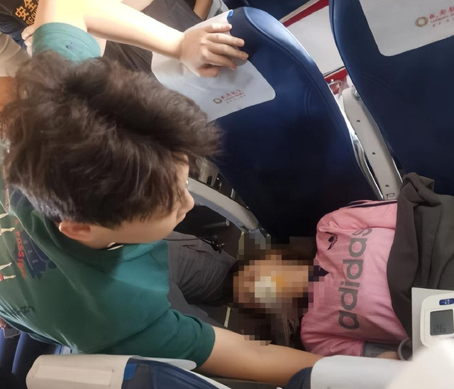 “救人袭胸”事件才5天，恶心一幕再上演！医学生救人被骂无资格
