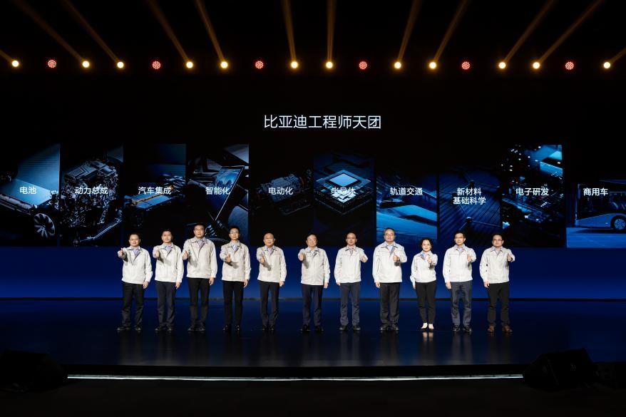 比亚迪又有大动作!从上下半场到整车智能,持续引领行业发展