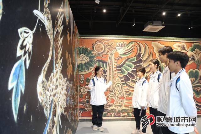 胡宝星职校玩转出圈！故宫敦煌展让师生迷上传统色