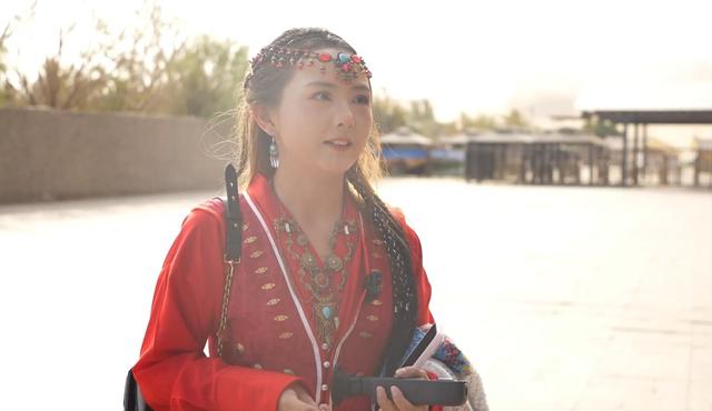 国庆中秋双节迭加 敦煌迎来旅游高峰