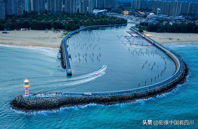 海南陵水：自由灯塔引客来