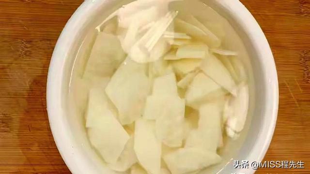 “推粪猛将”不是香蕉而是它！中老年隔天吃1次，排出毒素一身轻
