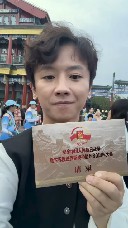 谢霆锋也没想到，张柏芝会因阅兵当天的一特殊举动，实现口碑暴增