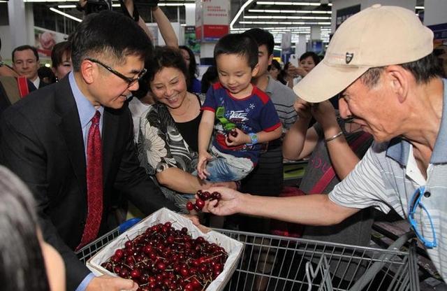 骆家辉警告中国，最好不要自主生产尖端芯片，这不是美国想看到的