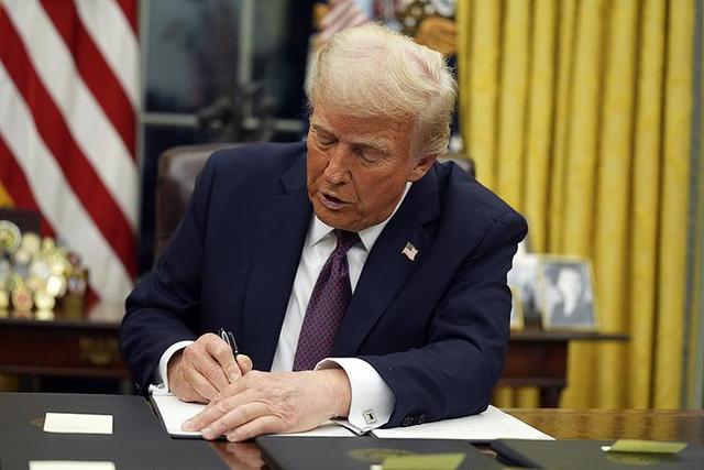 逆转！美国撤销12项对华制裁，美财长表态，连对中国的称呼都变了