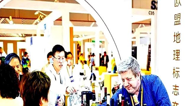 首次访华就不尊重我国？中国当场撤走仪仗队：摆正态度再来吧！
