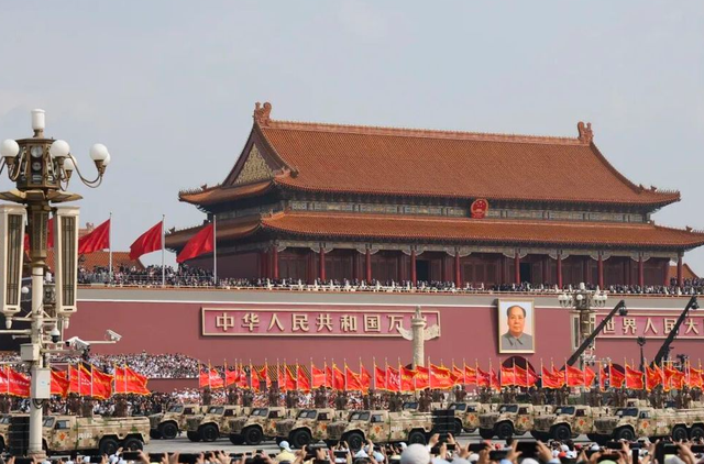 菲开首枪后，第2个攻击中国阅兵的国家出现，5万吨油菜籽白买了？