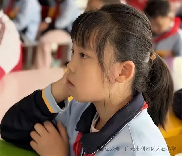 中科院教授原魁莅临广元市利州区大石小学作科普讲座