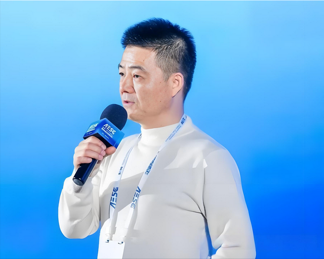 亏超2.8亿、市值蒸发500亿！南极电商转型为何越转越亏？
