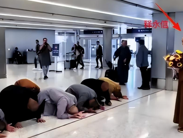 越扒越猛！释永信在少林寺有多爽，你根本想不到！难怪佛协再痛批