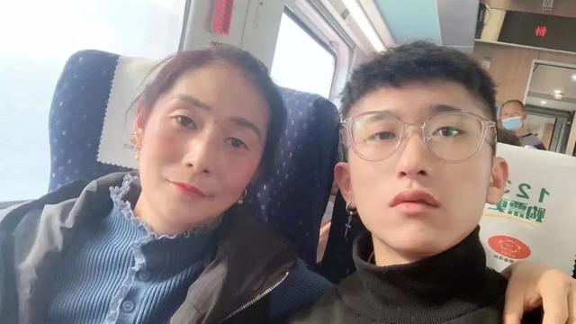 父亲纵火烧死母亲 儿子坚持判死刑